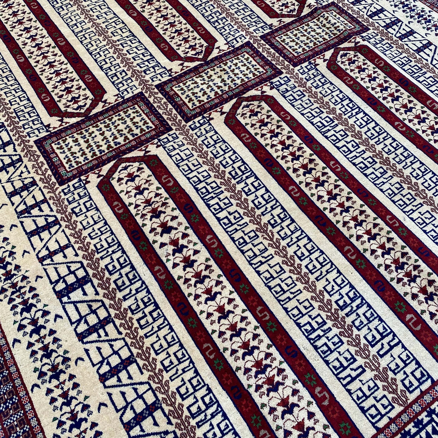 Marinos Geometric Diamond Medallion Rug – Afghan Grandeur in Every Knot