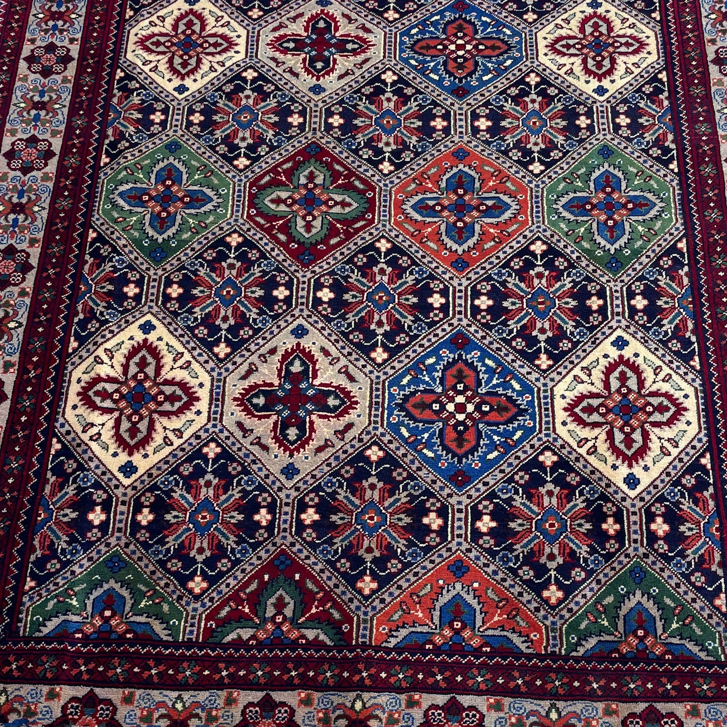 Handwoven Marinos Kashi Gul Rug with Intricate Geometric Patterns