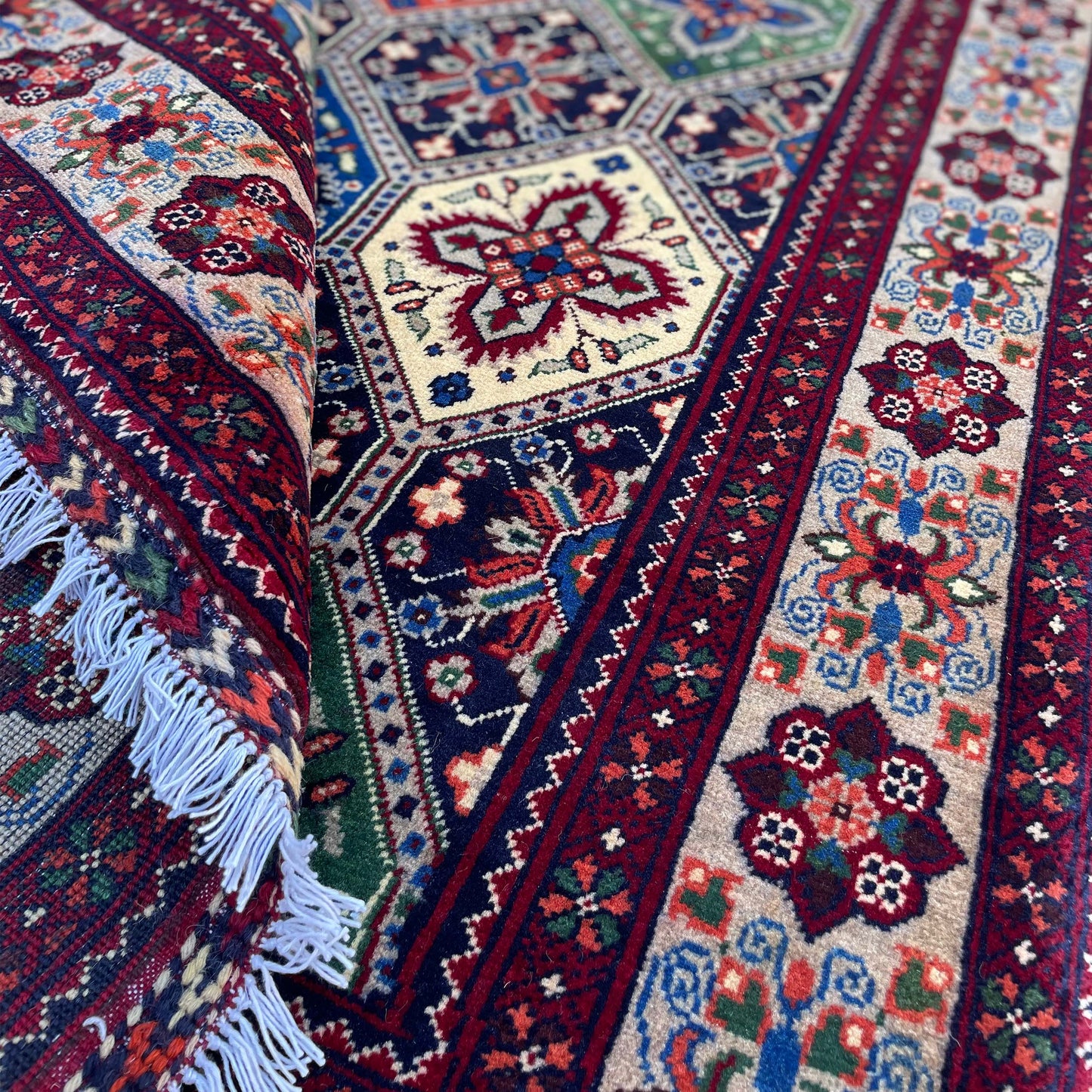 Handwoven Marinos Kashi Gul Rug with Intricate Geometric Patterns