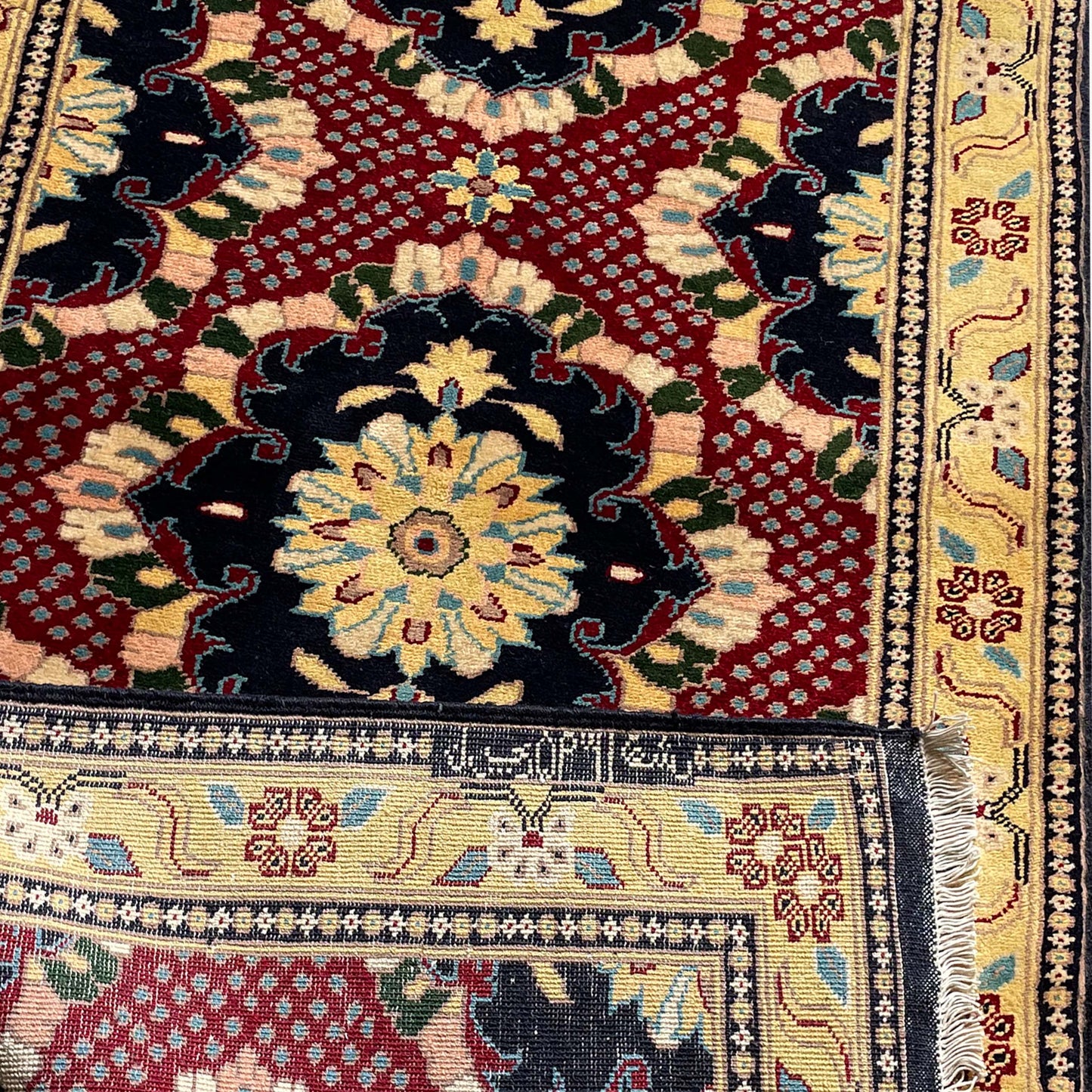 Marinos Afghan Rug – Elegant Floral Medallions Framed by Traditional Afghan Artistry