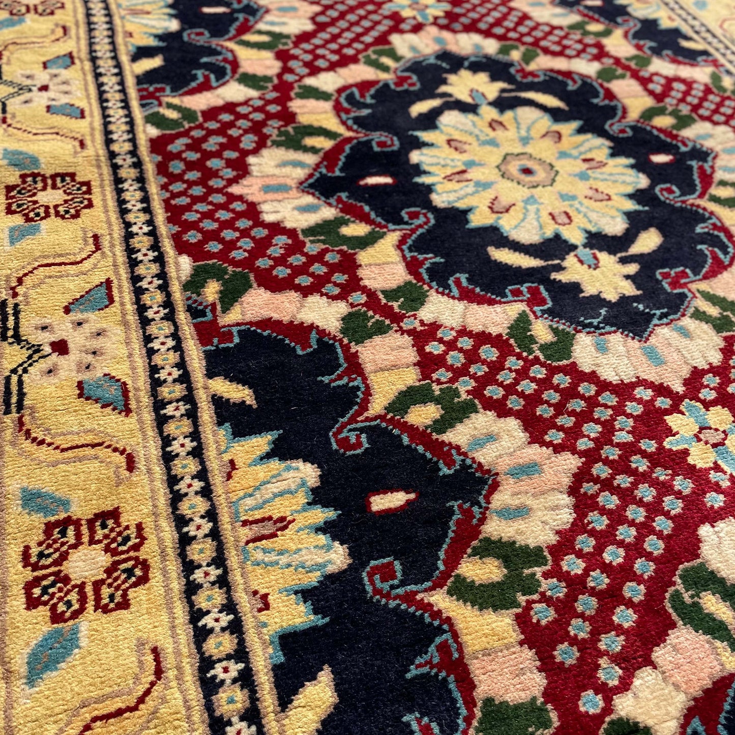 Marinos Afghan Rug – Elegant Floral Medallions Framed by Traditional Afghan Artistry