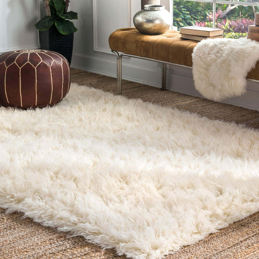 How to Get a Rug to Lay Flat: Expert Tips for a Smooth Finish