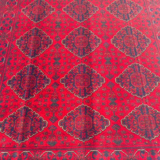 Timeless Khamyab Rug with Bold Bukhara Motifs