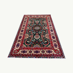 Handwoven Marino rug with Elegant Floral Patterns