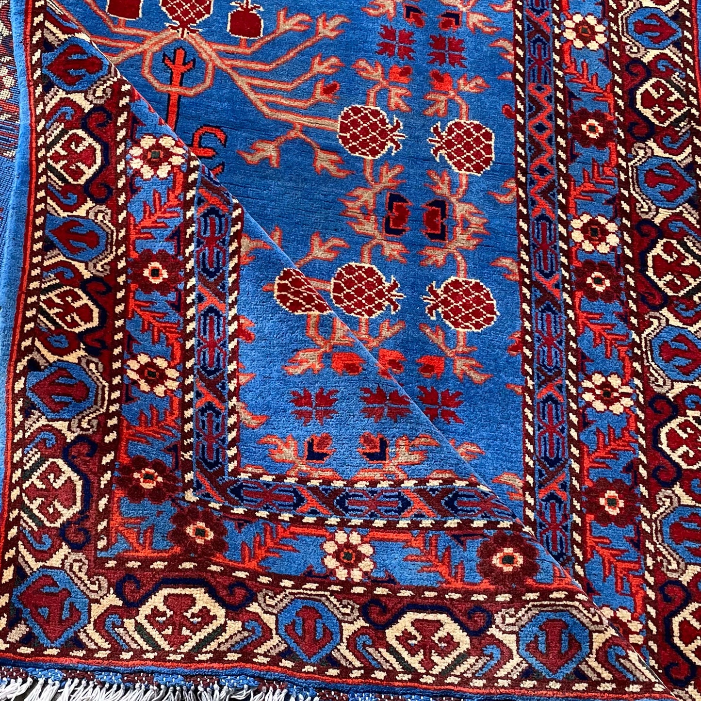 Marinos Anar Gul Rug – Handwoven Afghan Wool Rug
