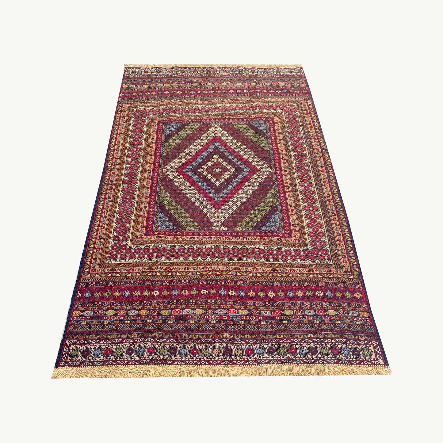 Sumak Kilim Rug – Turkish Craftsmanship Framed in Bold Diamond Geometry